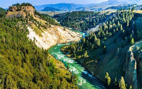 Best Times To Visit Yellowstone National Park