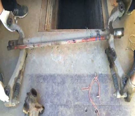 Замена пальцев задней балки Пежо 206 своими руками