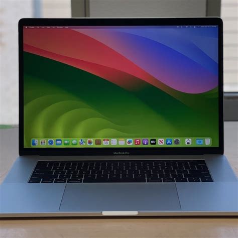 Jual MacBook Pro Touchbar 2018 RAM 32GB SSD 1TB I7 6 Core Dual VGA 15