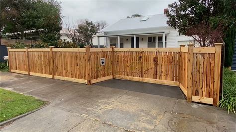 Hampton Style Picket Fence With Double Gates Youtube