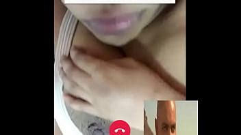 Linda zorrita caliente me enseñas sus tetas por cam XVIDEOS