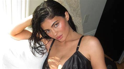 Kylie Jenner Shows Off Major Underboob And Her Skinny Figure In Unbuttoned Corset Lingerie For