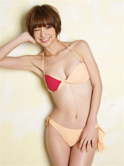 Hot Sexy Mariko Shinoda Bikini Pics