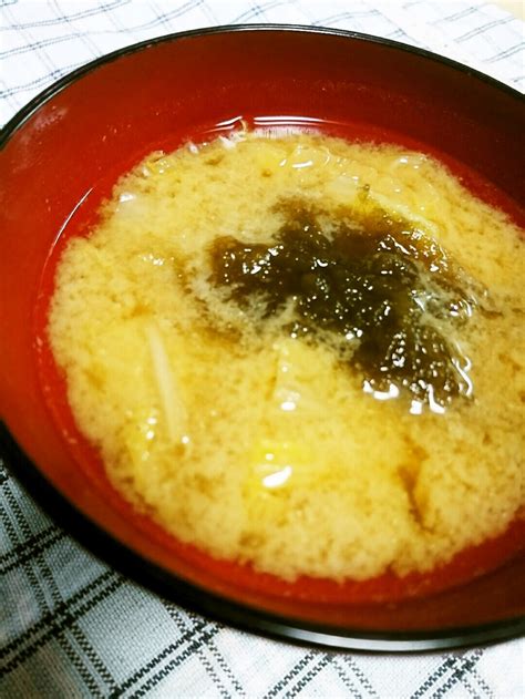 白菜のお味噌汁にとろろ昆布いれちゃおっ♪ By はっさく大福 【クックパッド】 簡単おいしいみんなのレシピが395万品