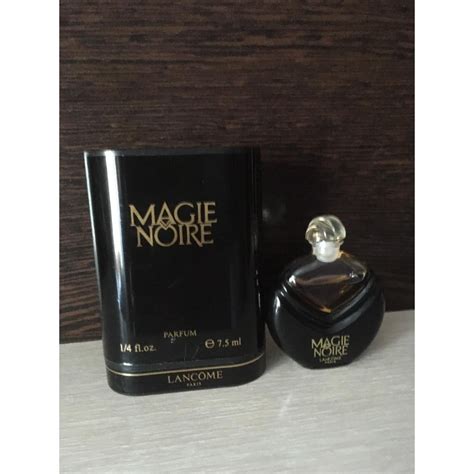 Lancome Magie Noire - купить женские духи, цены от 570 р. за 2 мл