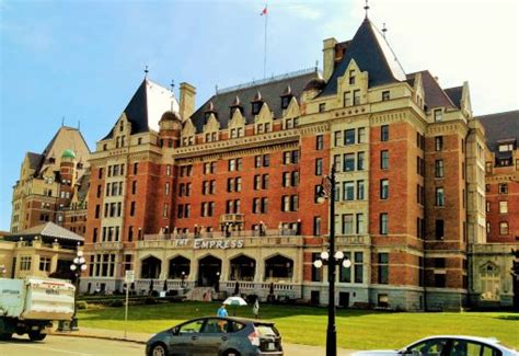 Solve The Empress Hotel, downtown Victoria, BC jigsaw puzzle online ...