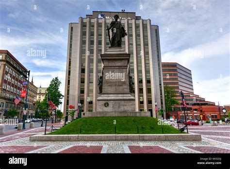 The Portland Soldiers And Sailors Monument Located In The Center Of