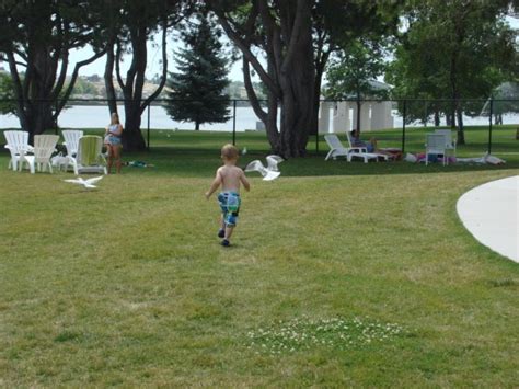 Tomlinson Family: Visitors and Moses Lake Water Park