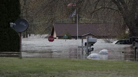 Thousands Evacuated In Michigan As Emergency Declared After Dams Burst