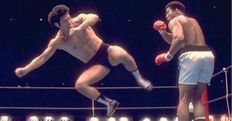 Video - Muhammad Ali Battles Antonio Inoki At Historic 1976 MMA Event ...