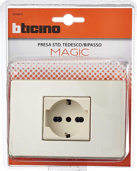 Presa Magic Schuko Bipasso Con Placca Amazon It Fai Da Te