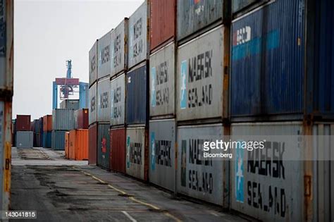 15 Maersk Sealand Branded Stock Photos High Res Pictures And Images