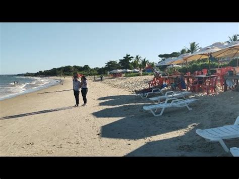 Movimento Da Praia De Taperapuan Em Porto Seguro Nessa Quinta Feira