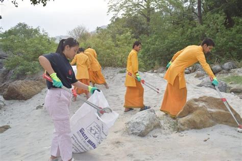 Make Water Famous – Team of women set about Ganga clean-up