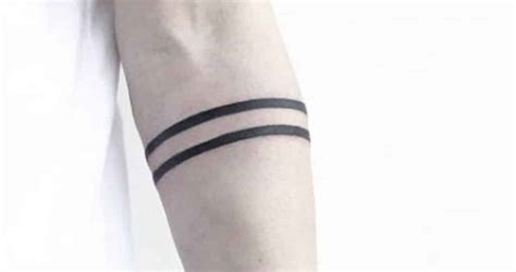 Tatuaje de dos líneas en el brazo varios diseños con significados que