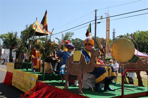 Annual Strawberry Festival Parade – Khedive Shriners