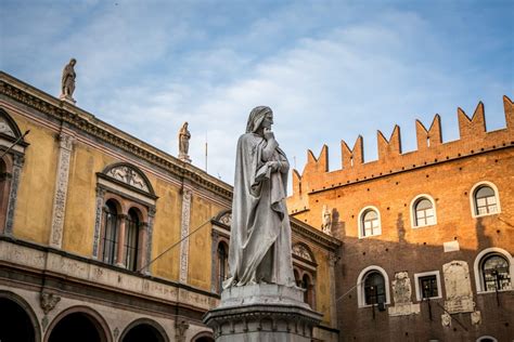 Statua Di Dante Alighieri Italy Where