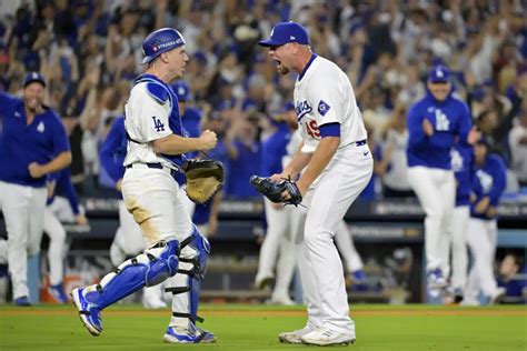 Watch Dodgers Wild Celebration After Beating Mets in NLCS, Clinching ...