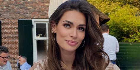 FOTO S Carmen Lauren Visser Betoverd Instagram Met Foto S In Bikini