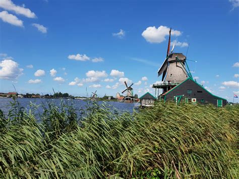 Solve Zaanse Schans Jigsaw Puzzle Online With Pieces