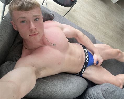 Hot Scottish Gay Porn Star Davie Scotts Takes Daddy TenInchTops