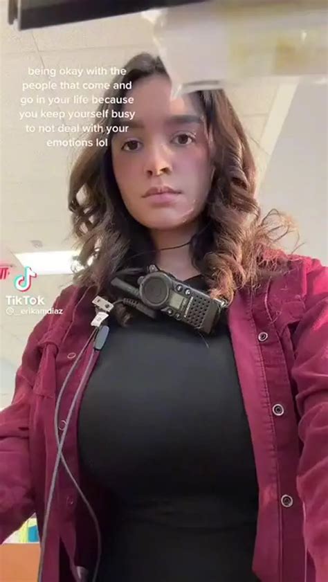 Tiny Waist Big Tits Scrolller