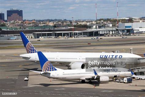 United Airlines Newark Airport Photos and Premium High Res Pictures ...