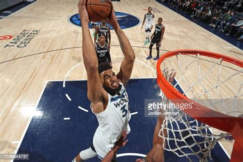 Karl Anthony Towns Dunk Photos and Premium High Res Pictures - Getty Images