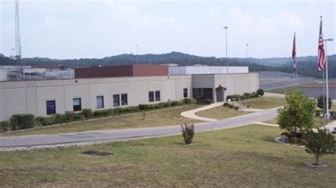 CoreCivic: Inmates assault guard, destroy property at Wayne County ...