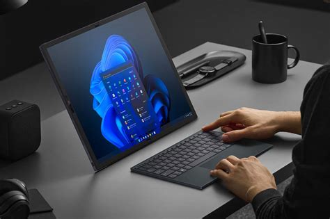 IFA 2022 Asus lance le Zenbook 17 Fold OLED un PC écran pliable