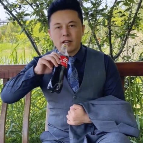 Elon Musks Viral Chinese Doppelgänger Yilong Ma Suspended From Chinas