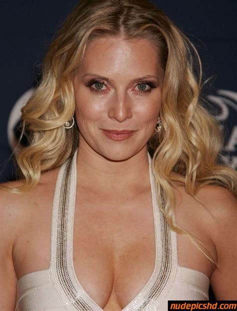 Emily Procter Cleavage Big Boobs Nude Leaked Porn Photo