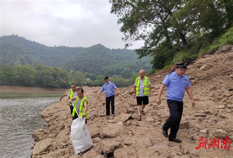 浏阳淮川街道城西社区：巡河问水 守护一江碧水腾讯新闻