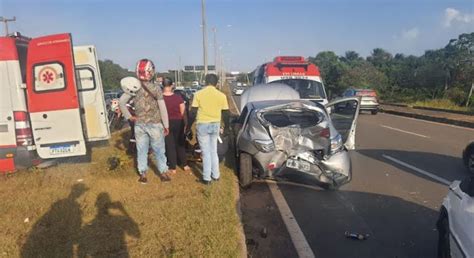 Racha pode ter provocado grave acidente na Via Expressa nessa terça