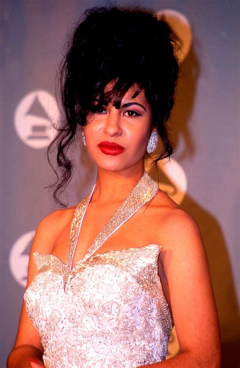 MAC lanza nueva colección de Selena Quintanilla Vogue