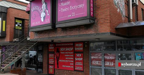 Seks w alei Jana Pawła II w Warszawie Sex shopy mają się tu świetnie