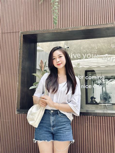 Sau khi cưới cầu thủ Phan Văn Đức hot girl Nghệ An có cuộc sống thế nào Báo Dân trí