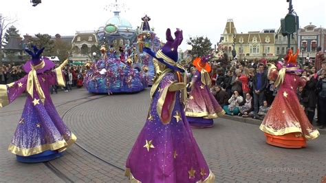 Disneyland Paris: Parade | Erasmus blog Paris, France