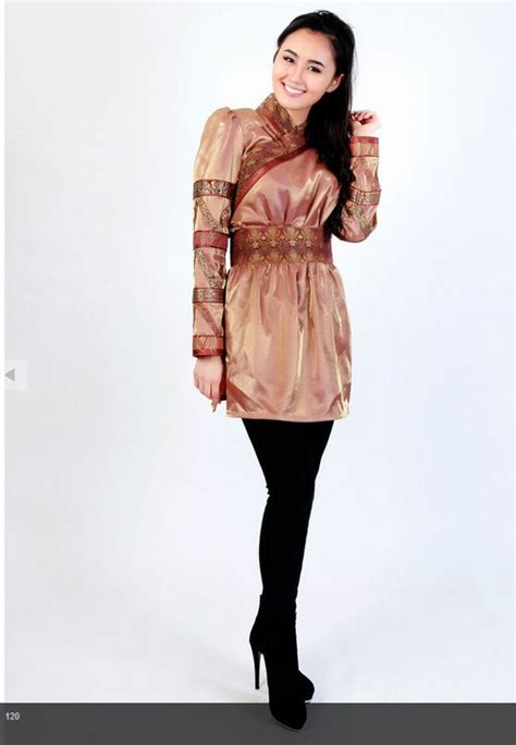 Mongolian women clothing 03 | National clothes, History fashion, Fashion
