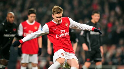 Inter eye Bendtner | Football News | Sky Sports