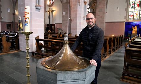 Pastor Torsten Roland übernimmt Pastoralen Raum Gütersloh Glocke