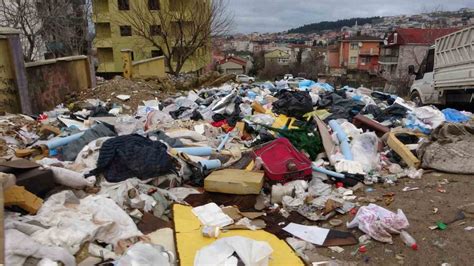 Üsküdarda çöp ve moloz yığını krizi Mahalleli isyan etti Elazığ Son