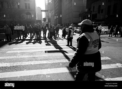 New York Nov 9 A Pedestrian Safety Worker Managing The Traffic Of