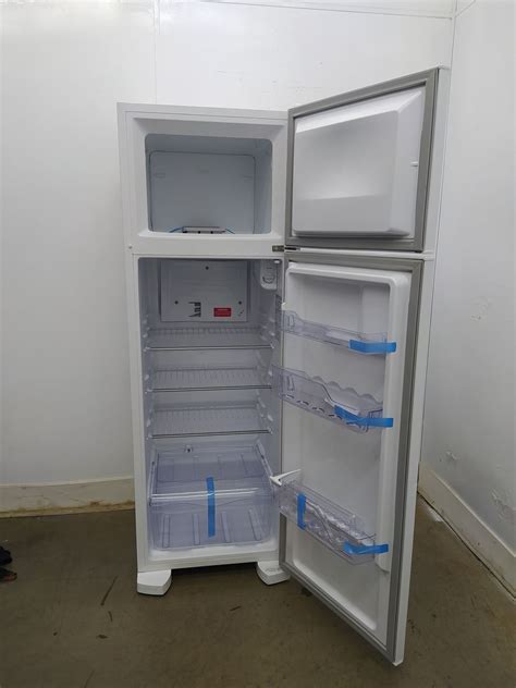 Refrigerador Electrolux Dc A Duas Portas Cycle Defrost L Dc A