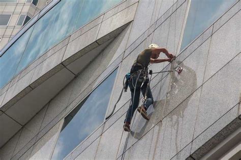 Guía básica sobre los anclajes para trabajos verticales