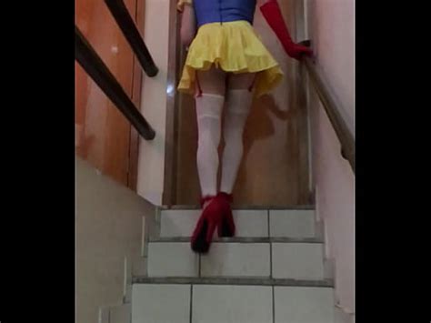 Sissy Carol Vittar Snow White Dress Entering The Motel With Her Male XVIDEOS