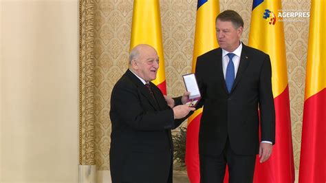 Iohannis l a decorat pe Aurel Vainer cu Ordinul Național Steaua