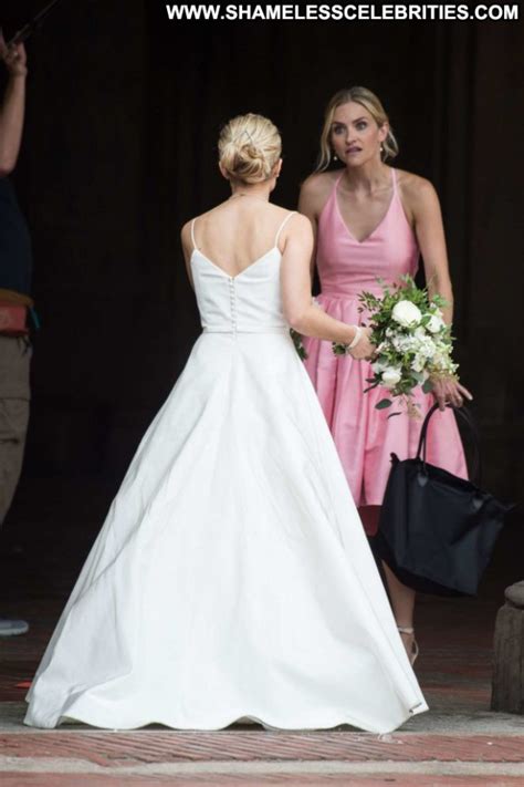 Kristen Bell New York Paparazzi Celebrity Beautiful Babe Fat Posing Famous And Uncensored