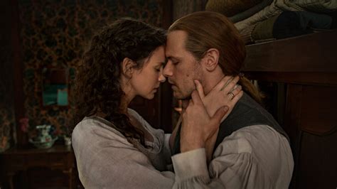 Will War Drive Drive Jamie & Claire Apart? 'Outlander's Caitriona Balfe ...