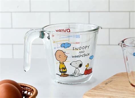 Pyrex X Peanuts Snoopy Heat Resistant Glass Measuring Cup Ml Ml